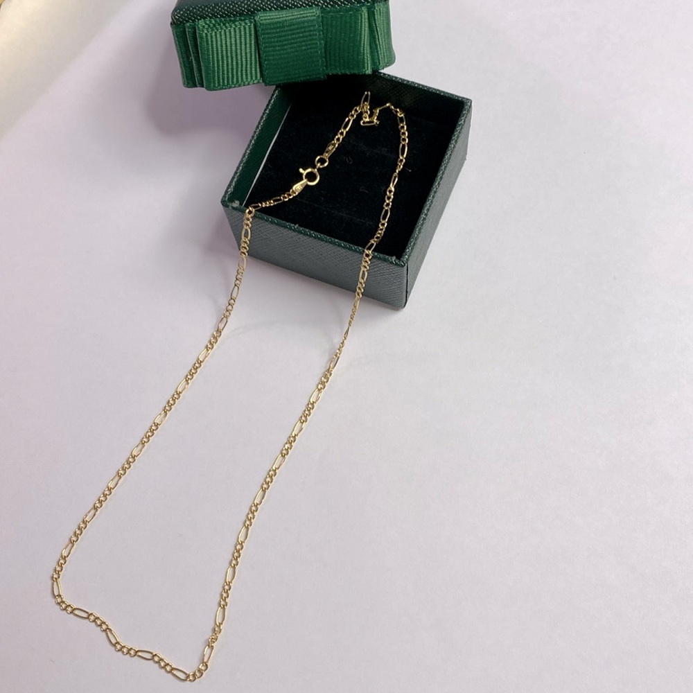 18kt solid yellow gold figaro lightweight chain 16” in length